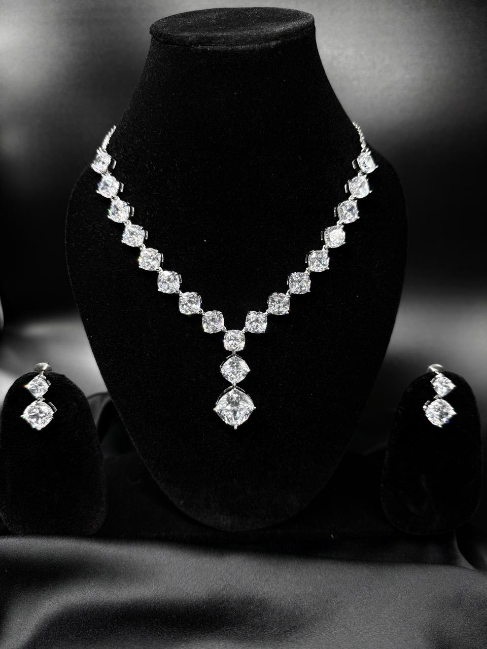 Brilliant-cut CZ stones